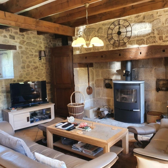  AGENCE DORDOGNE VALLEE : House | AURIAC (19220) | 105 m2 | 257 000 € 