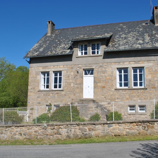  AGENCE DORDOGNE VALLEE : House | SEXCLES (19430) | 189 m2 | 171 200 € 