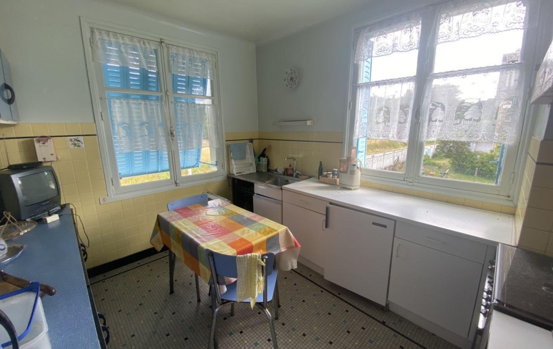 AGENCE DORDOGNE VALLEE : Maison / Villa | SERVIERES-LE-CHATEAU (19220) | 158 m2 | 87 200 € 