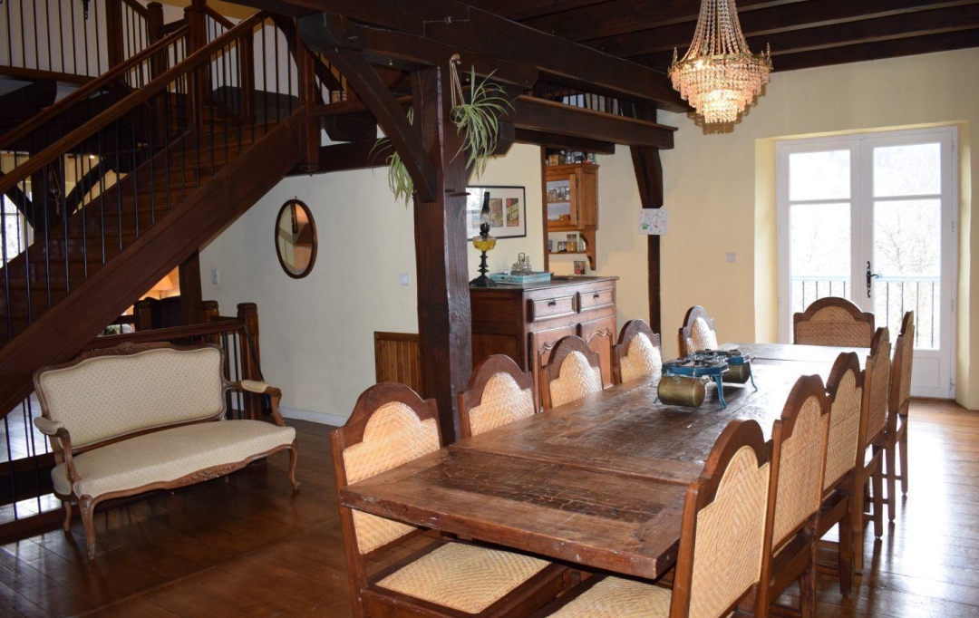 AGENCE DORDOGNE VALLEE : Maison / Villa | LA ROCHE-CANILLAC (19320) | 225 m2 | 212 000 € 