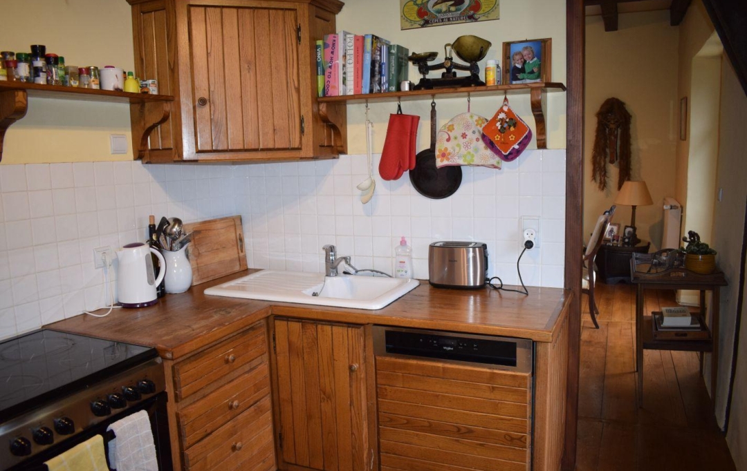 AGENCE DORDOGNE VALLEE : Maison / Villa | LA ROCHE-CANILLAC (19320) | 225 m2 | 212 000 € 