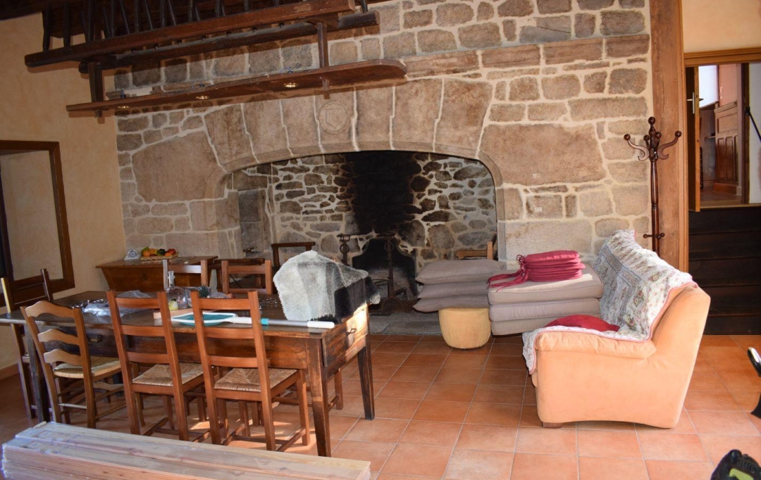 AGENCE DORDOGNE VALLEE : Maison / Villa | GIMEL-LES-CASCADES (19800) | 145 m2 | 561 600 € 