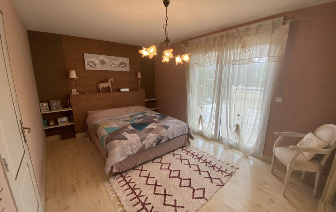 AGENCE DORDOGNE VALLEE : Maison / Villa | ARGENTAT (19400) | 190 m2 | 315 000 € 