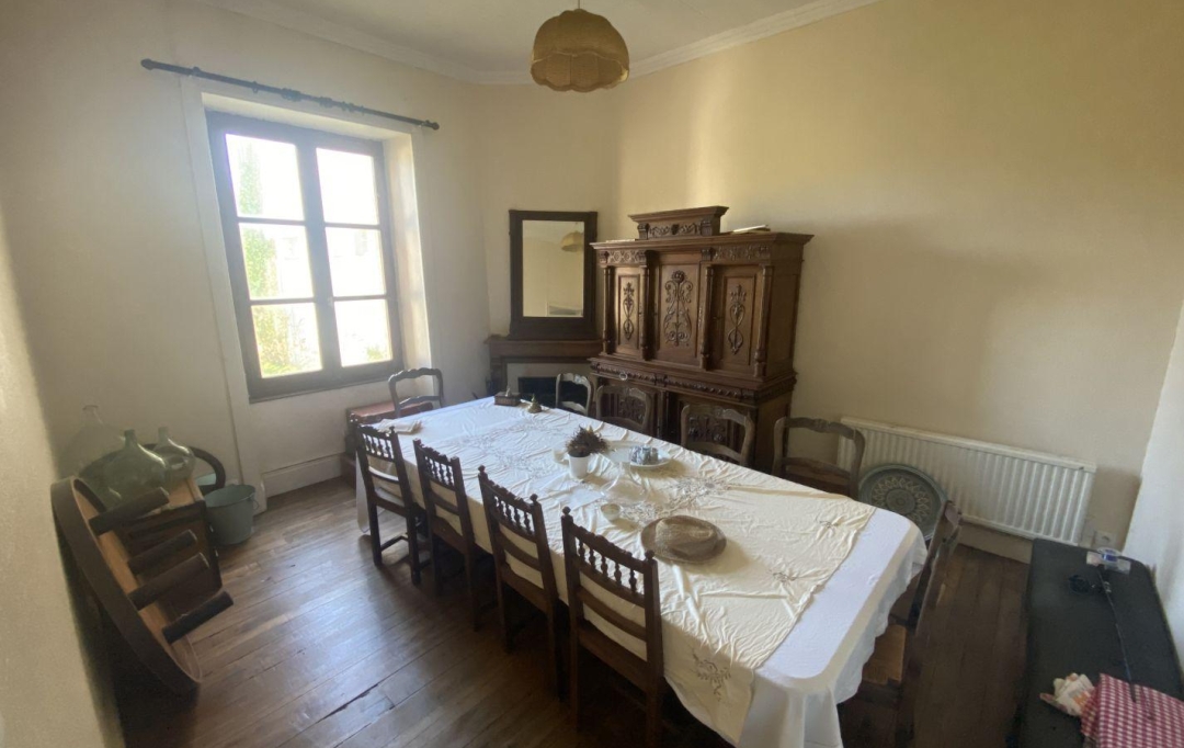 AGENCE DORDOGNE VALLEE : House | SAINT-PRIVAT (19220) | 150 m2 | 139 000 € 