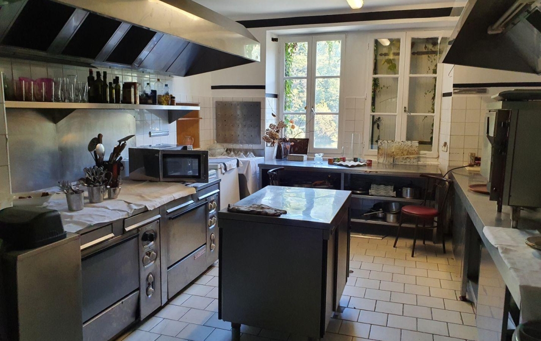 AGENCE DORDOGNE VALLEE : Domaines / Propriétés | SAINT-MERD-DE-LAPLEAU (19320) | 438 m2 | 278 250 € 