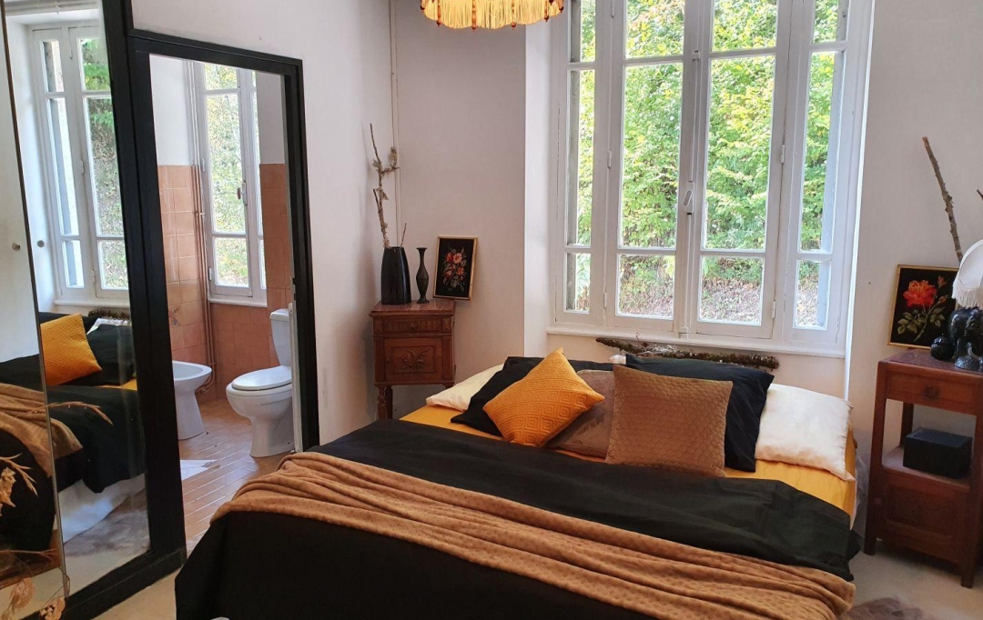 AGENCE DORDOGNE VALLEE : Domaines / Propriétés | SAINT-MERD-DE-LAPLEAU (19320) | 438 m2 | 278 250 € 