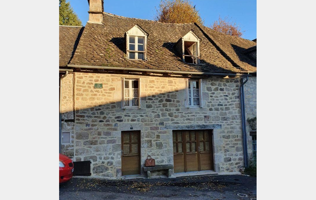 AGENCE DORDOGNE VALLEE : House | LA ROCHE-CANILLAC (19320) | 85 m2 | 39 000 € 