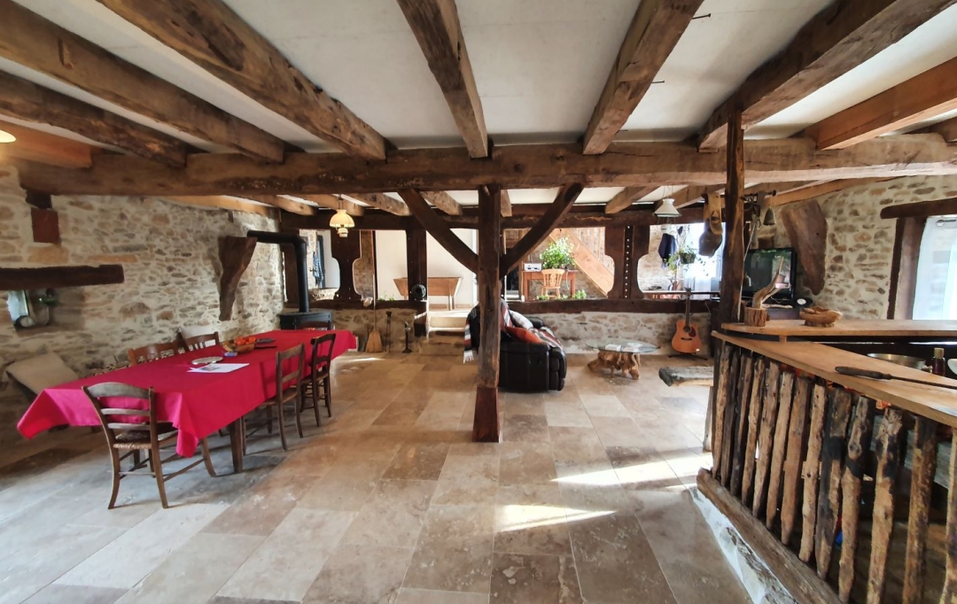 AGENCE DORDOGNE VALLEE : Maison / Villa | LE LONZAC (19470) | 205 m2 | 241 500 € 