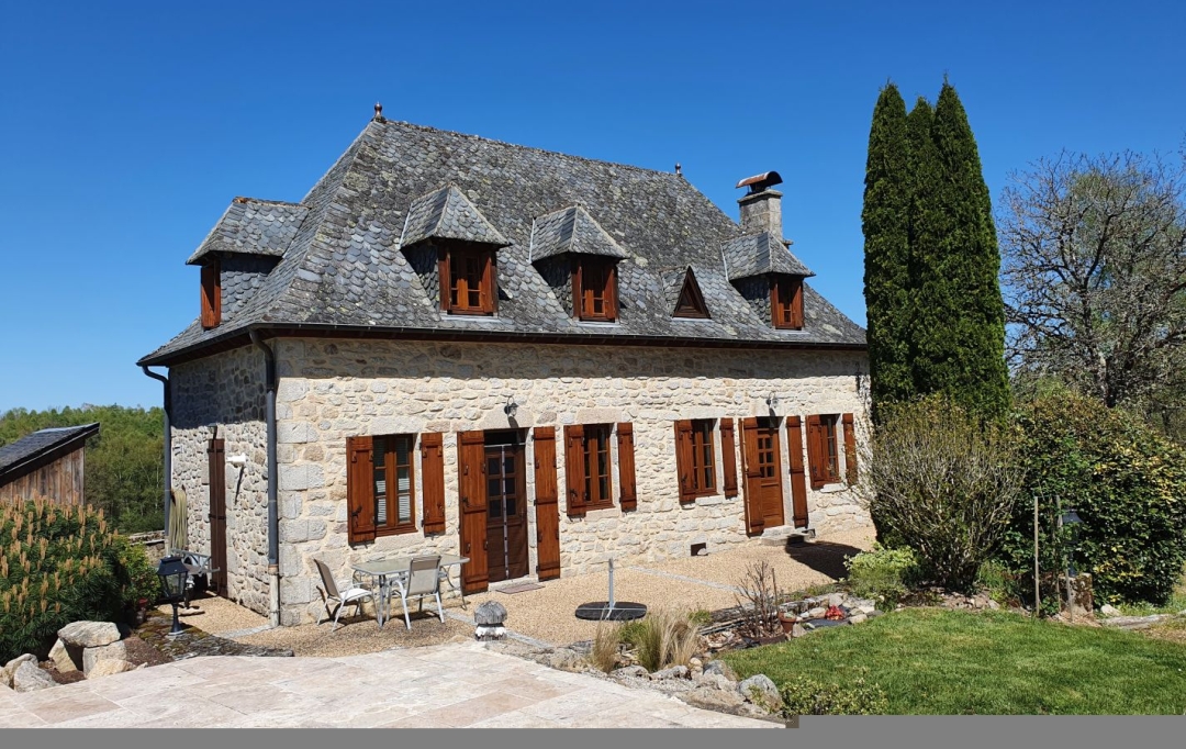 AGENCE DORDOGNE VALLEE : House | AURIAC (19220) | 105 m2 | 245 000 € 