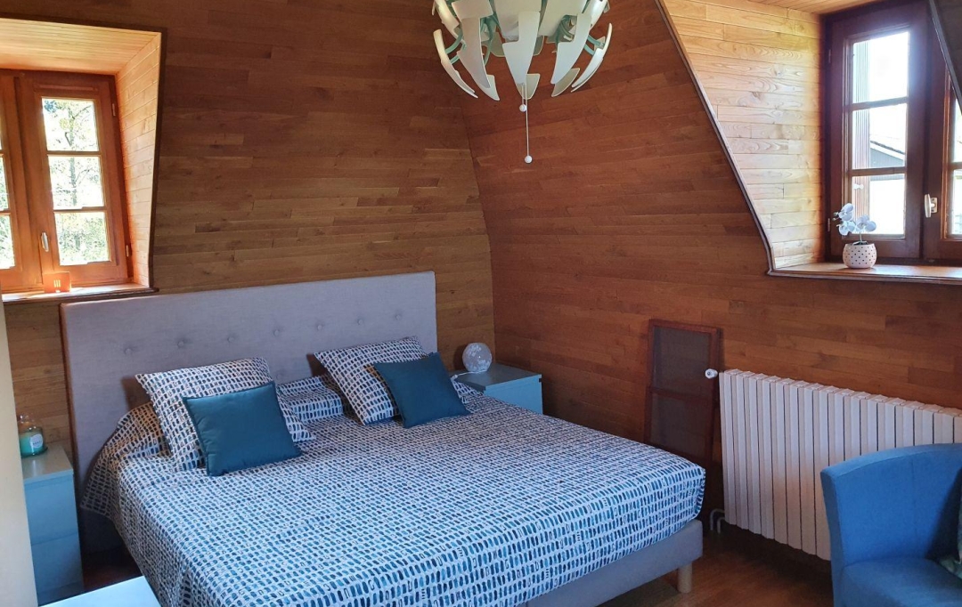 AGENCE DORDOGNE VALLEE : House | AURIAC (19220) | 105 m2 | 245 000 € 