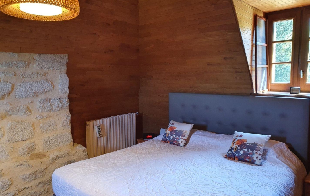 AGENCE DORDOGNE VALLEE : House | AURIAC (19220) | 105 m2 | 245 000 € 