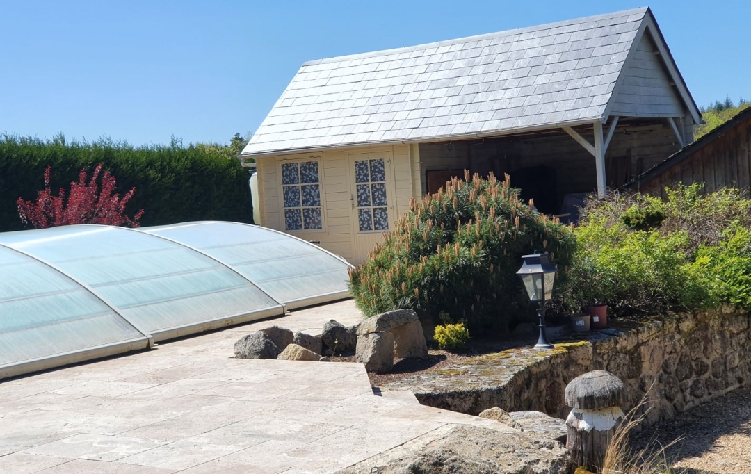 AGENCE DORDOGNE VALLEE : House | AURIAC (19220) | 105 m2 | 245 000 € 