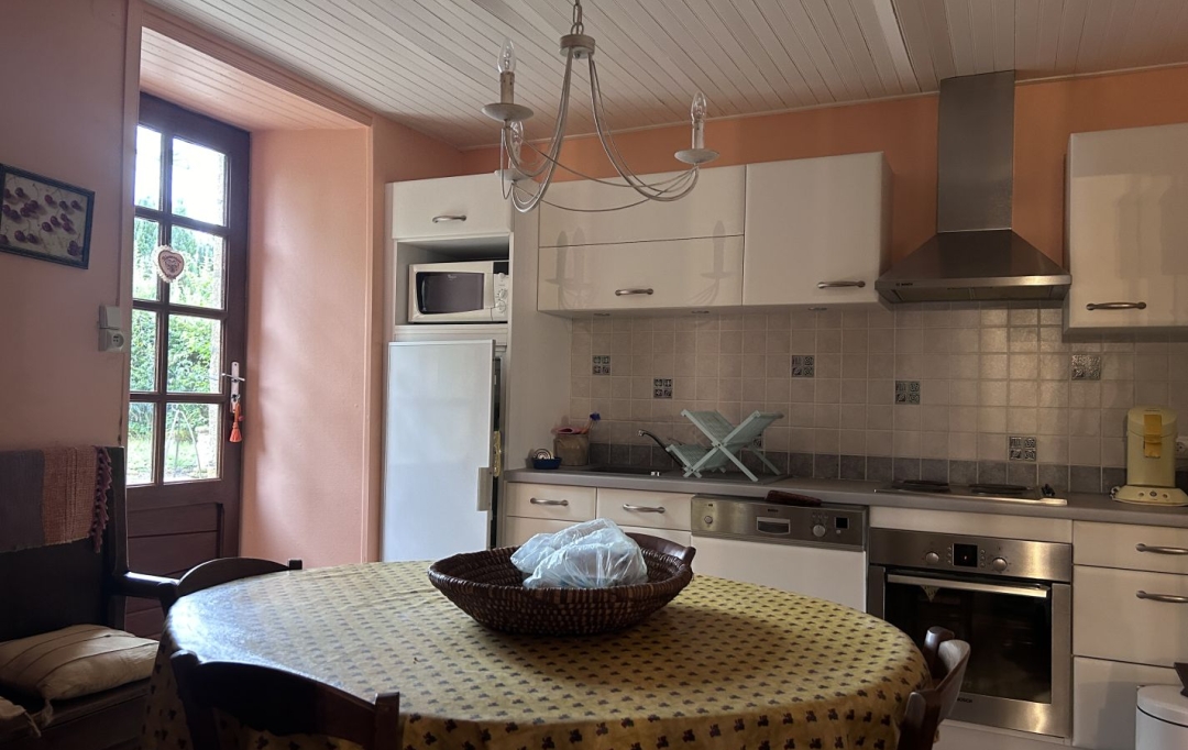AGENCE DORDOGNE VALLEE : Maison / Villa | GOULLES (19430) | 143 m2 | 118 800 € 