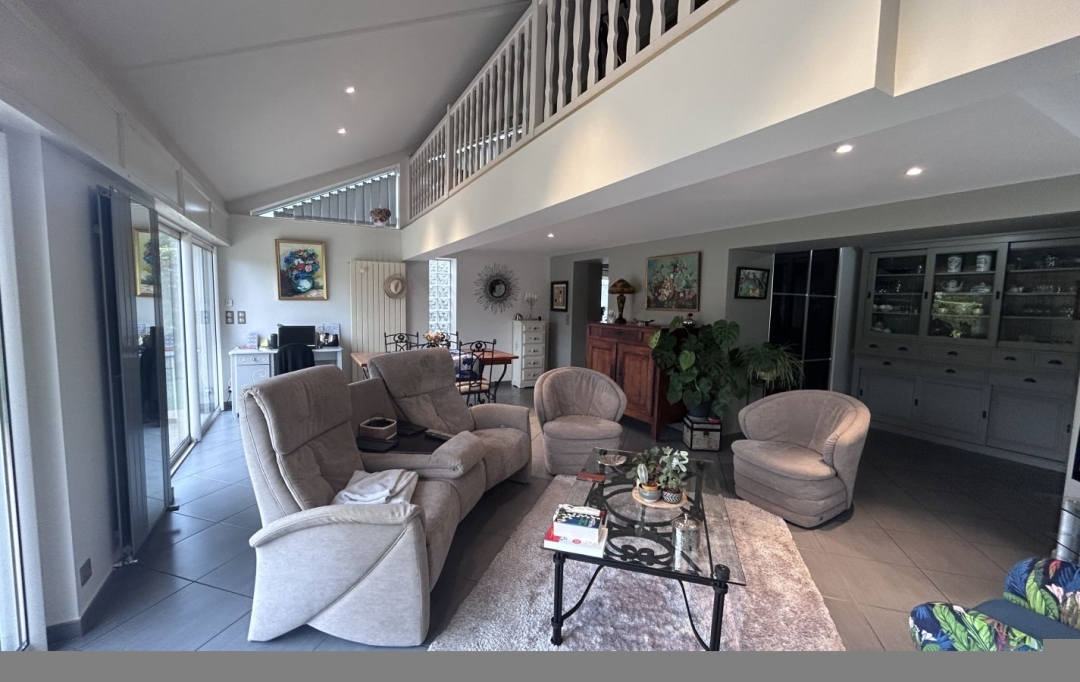 AGENCE DORDOGNE VALLEE : House | ARGENTAT-SUR-DORDOGNE (19400) | 200 m2 | 274 900 € 