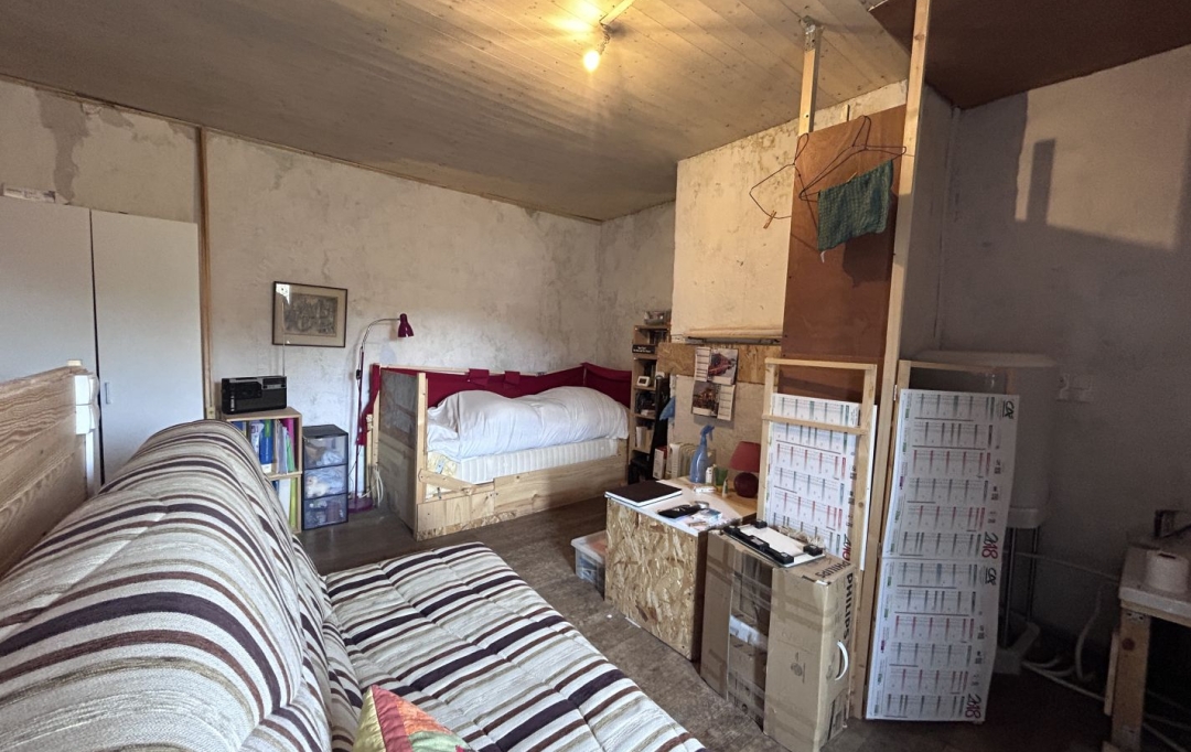 AGENCE DORDOGNE VALLEE : House | GOULLES (19430) | 38 m2 | 28 000 € 