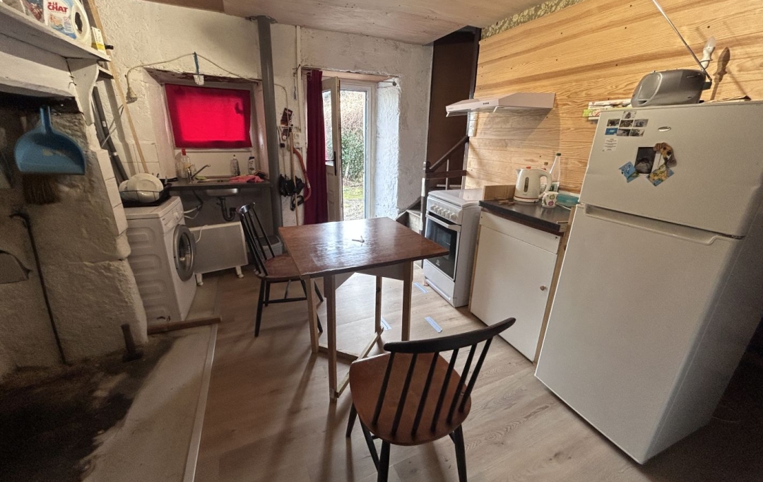 AGENCE DORDOGNE VALLEE : House | GOULLES (19430) | 38 m2 | 28 000 € 