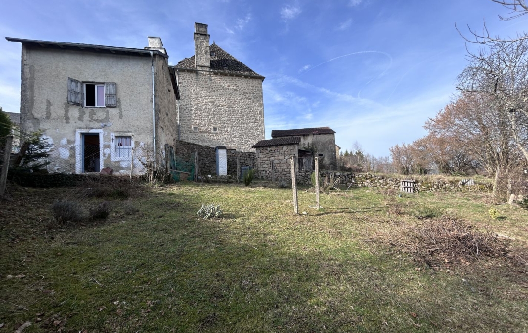 AGENCE DORDOGNE VALLEE : House | GOULLES (19430) | 38 m2 | 28 000 € 