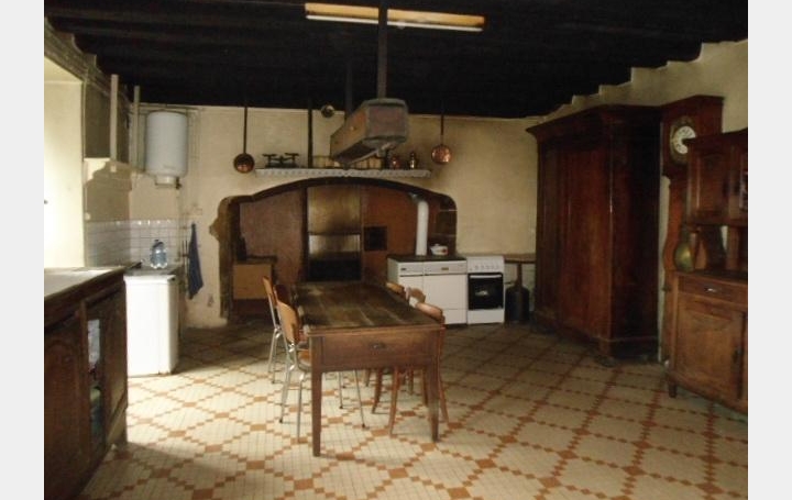 AGENCE DORDOGNE VALLEE : House | SAINT-JULIEN-AUX-BOIS (19220) | 150 m2 | 159 000 € 