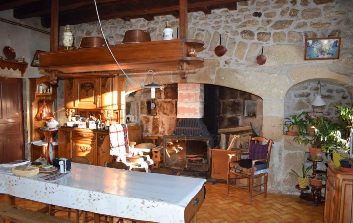 AGENCE DORDOGNE VALLEE : Domaines / Propriétés | SAINT-CIRGUES-LA-LOUTRE (19220) | 270 m2 | 357 000 € 